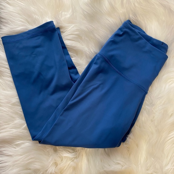 Victoria’s Secret Sport Knockout Crop Island Blue - Picture 3 of 5